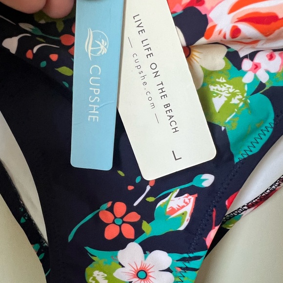 NEW Cupshe Black Floral Swim Bottoms with Ruched Sides - Picture 2 of 2